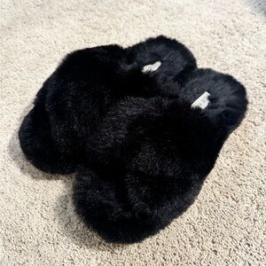 Fuzzy Black Steve Madder Slippers